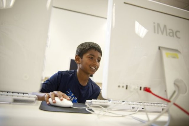 Cau be tro thanh chuyen gia cua Microsoft khi 9 tuoi sap vao dai hoc hinh anh 1