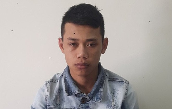 Khoi to nghi pham no sung ban chet nam sinh truoc cong truong hinh anh 1