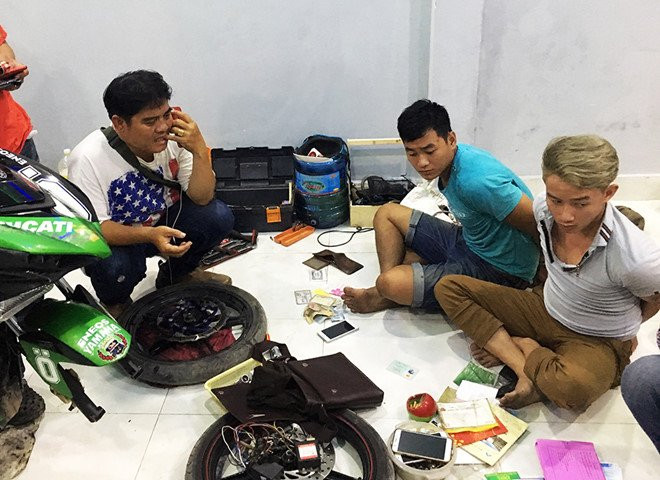 ‘Hiep si’ lan dau vet pha o chuyen tieu thu xe gian hinh anh 2