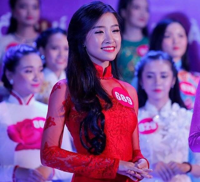 A khoi DH Kinh te TP.HCM lot top 45 Hoa hau Hoan vu la ai? hinh anh 8