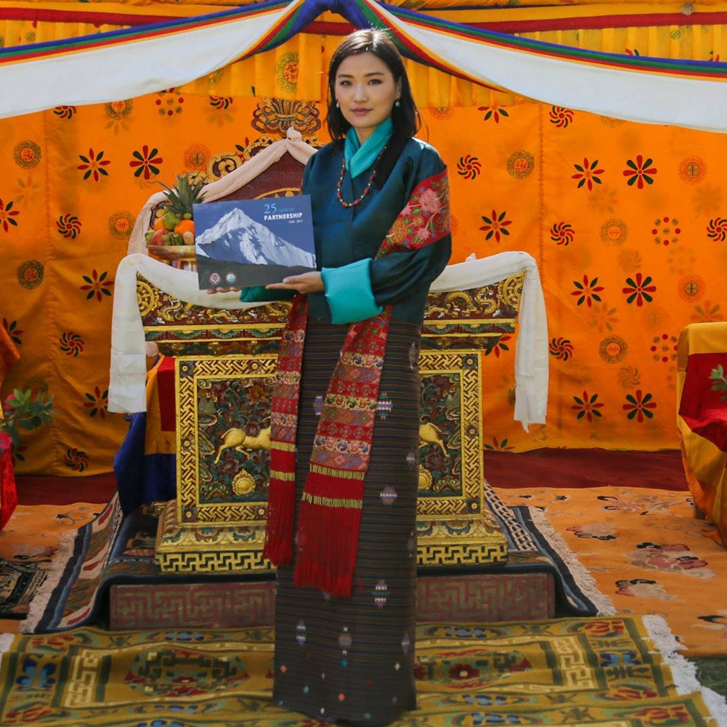 Hoang hau tre nhat the gioi, len ngoi khi moi 21 tuoi hinh anh 8