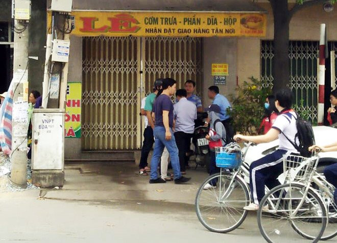 Dieu tra vu mat tui xach chua day tien khi chuan bi len oto hinh anh 1