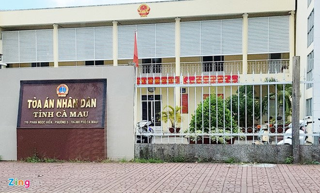 Chanh toa hinh su mat het chuc sau vu danh phu nu hinh anh 1