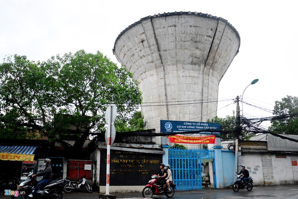 Ben trong thuy dai khong lo dang thao do o Sai Gon hinh anh 1