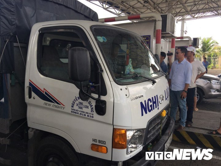 26553329_2015655111981318_258827344_n 4