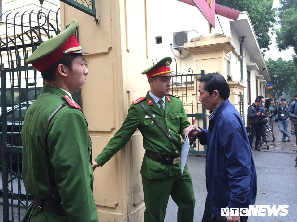 26638162_972098786277524_775224193_n