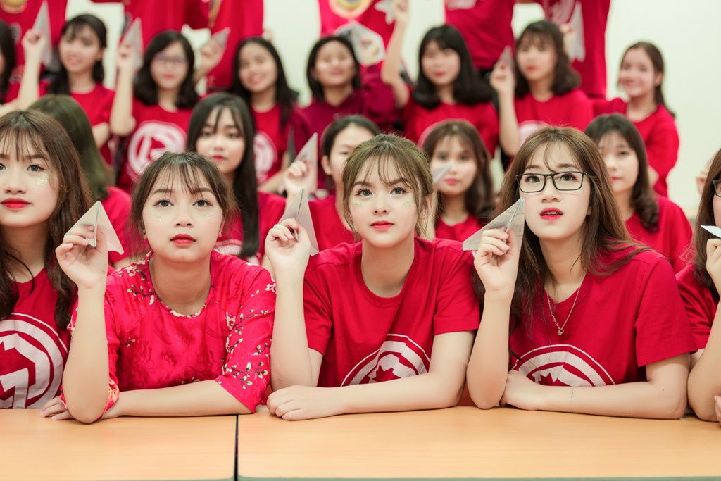 'Hot girl anh ky yeu' 10X thuong bi nham la gai Tay hinh anh 1