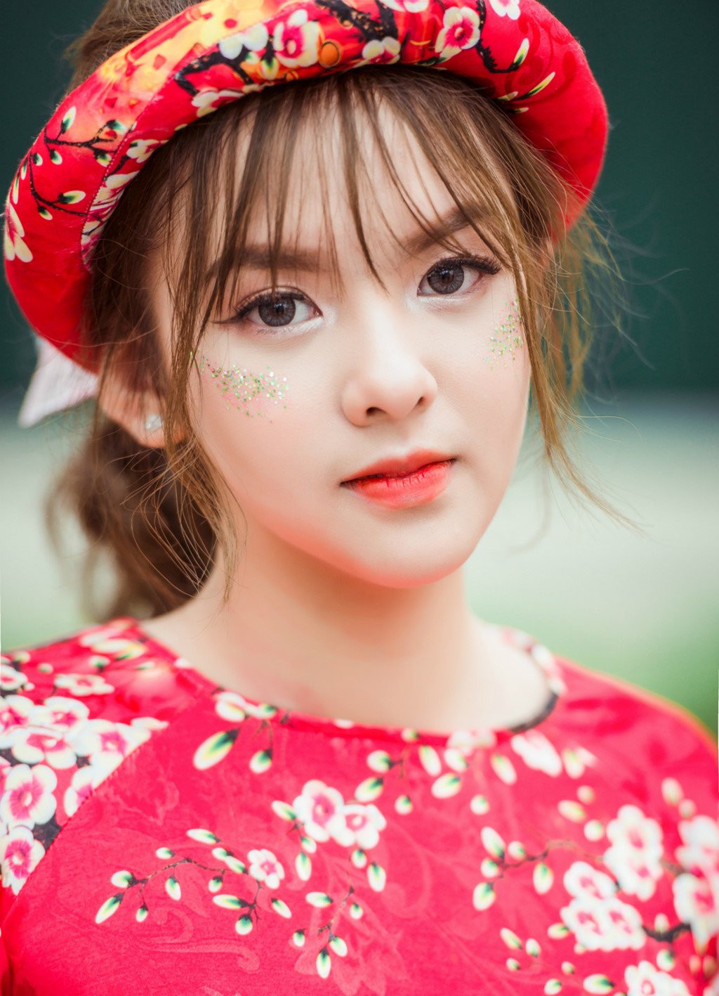 'Hot girl anh ky yeu' 10X thuong bi nham la gai Tay hinh anh 6