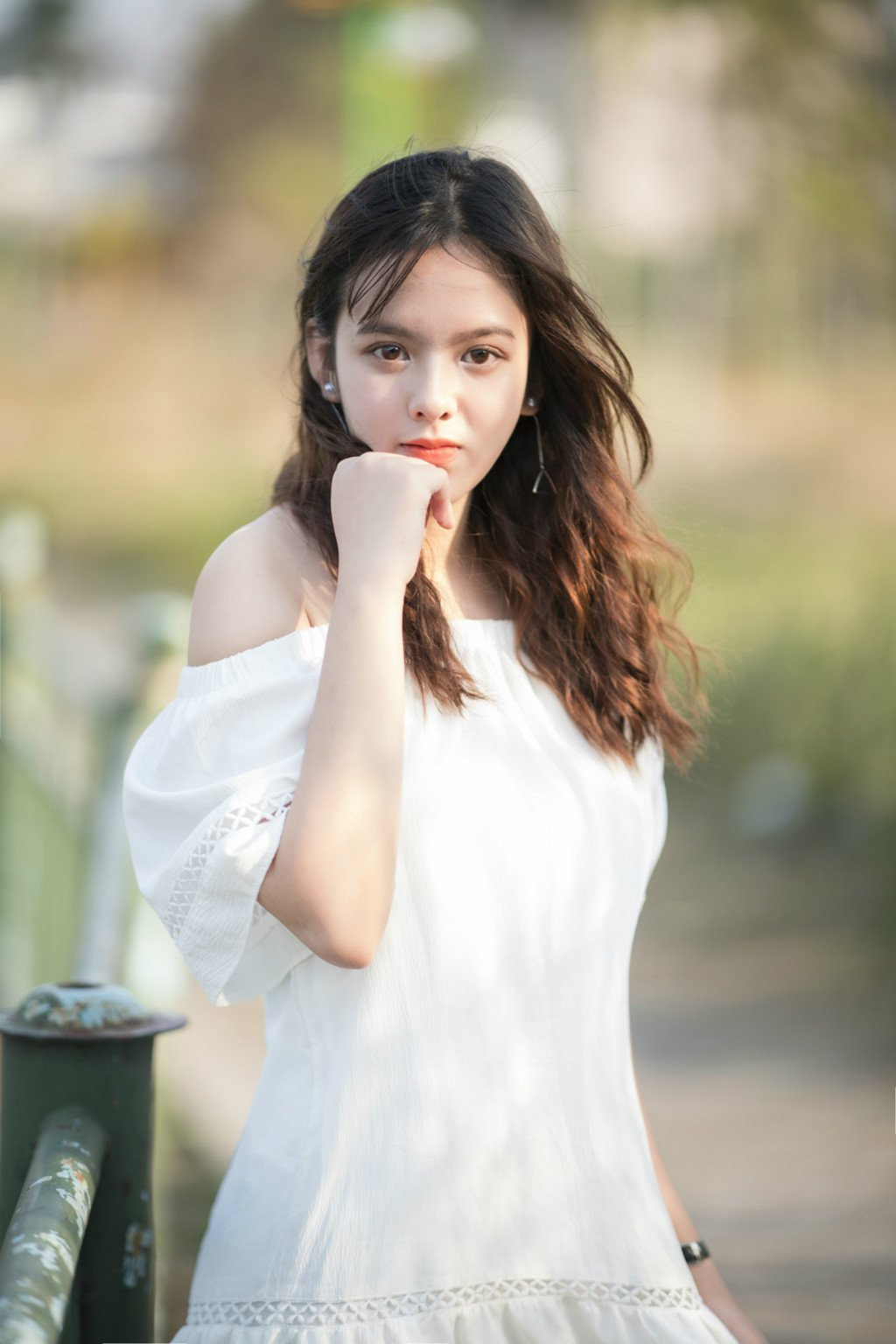 'Hot girl anh ky yeu' 10X thuong bi nham la gai Tay hinh anh 4