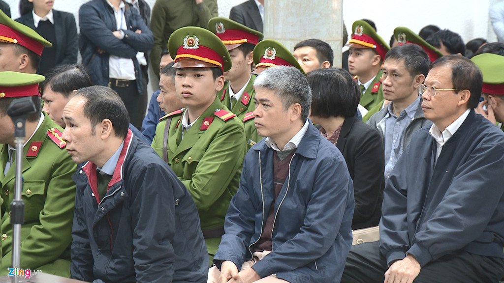 Nhung khoanh khac trong 10 ngay xet xu ong Dinh La Thang va 21 bi cao hinh anh 5