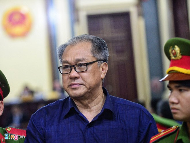 Ong Tran Bac Ha di Singapore chua benh bang duong nao? hinh anh 2