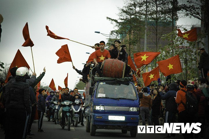 27496703_1300790060067691_1357053044_n 11