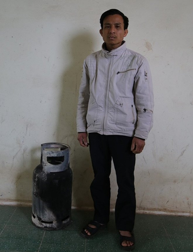 Phong hoa lam 2 nguoi chet, vi bi loai khoi doi bong? hinh anh 1