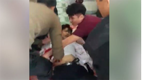 Hai cha con đâm chết họ hàng vì mâu thuẫn