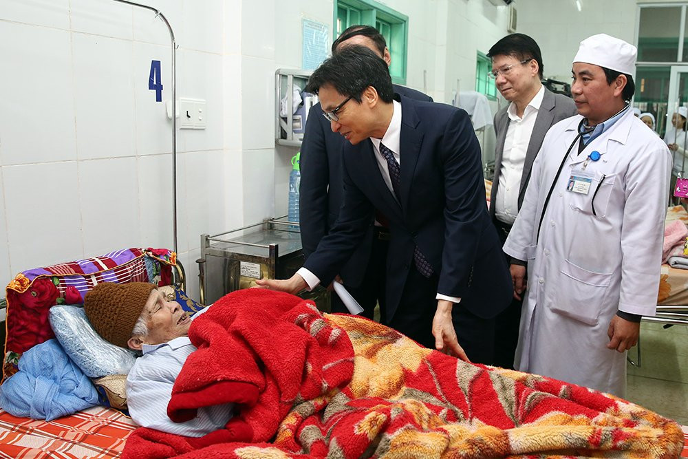Pho Thu tuong vu duc dam tham hoi mot benh nhan cao tuoi tai benh vien da khoa huyen huong hoa tinh quang tri