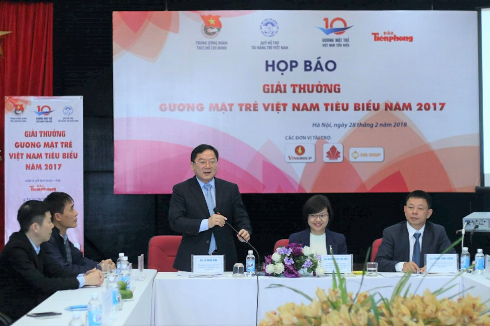 nam-sinh-che-canh-tay-robot-lot-ung-vien-guong-mat-tre-viet-nam-tieu-bieu-1