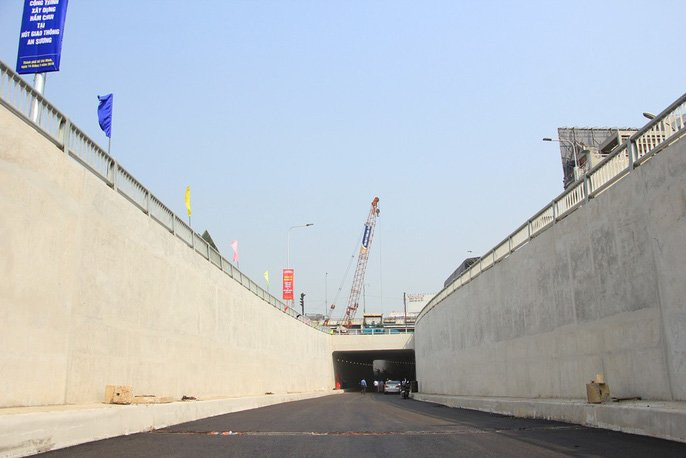 Cận cảnh hầm chui 3 tầng sắp đưa vào sử dụng ở TP HCM - Ảnh 1.