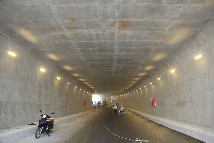 Cận cảnh hầm chui 3 tầng sắp đưa vào sử dụng ở TP HCM - Ảnh 2.