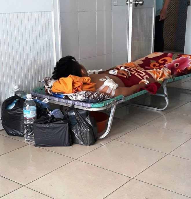 Don ban gai tu quan bar, nam thanh nien bi chem 7 nhat hinh anh 1