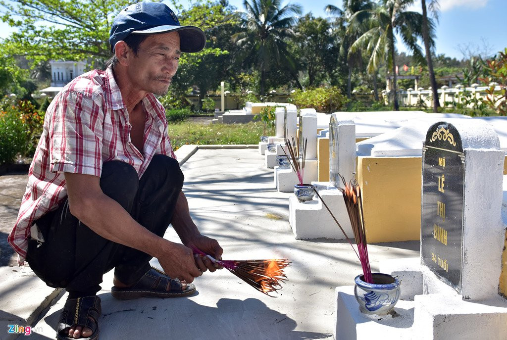 Cuoc doi song gio cua cau be song sot sau vu tham sat My Lai hinh anh 2