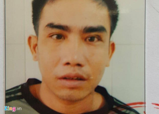 Lo hanh vi doi bai cua ga chan bo vi tien roi tu quan be gai hinh anh 1