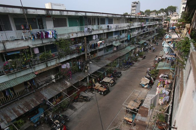 Tử thần chực chờ các chung cư cũ tại TP HCM - Ảnh 10.