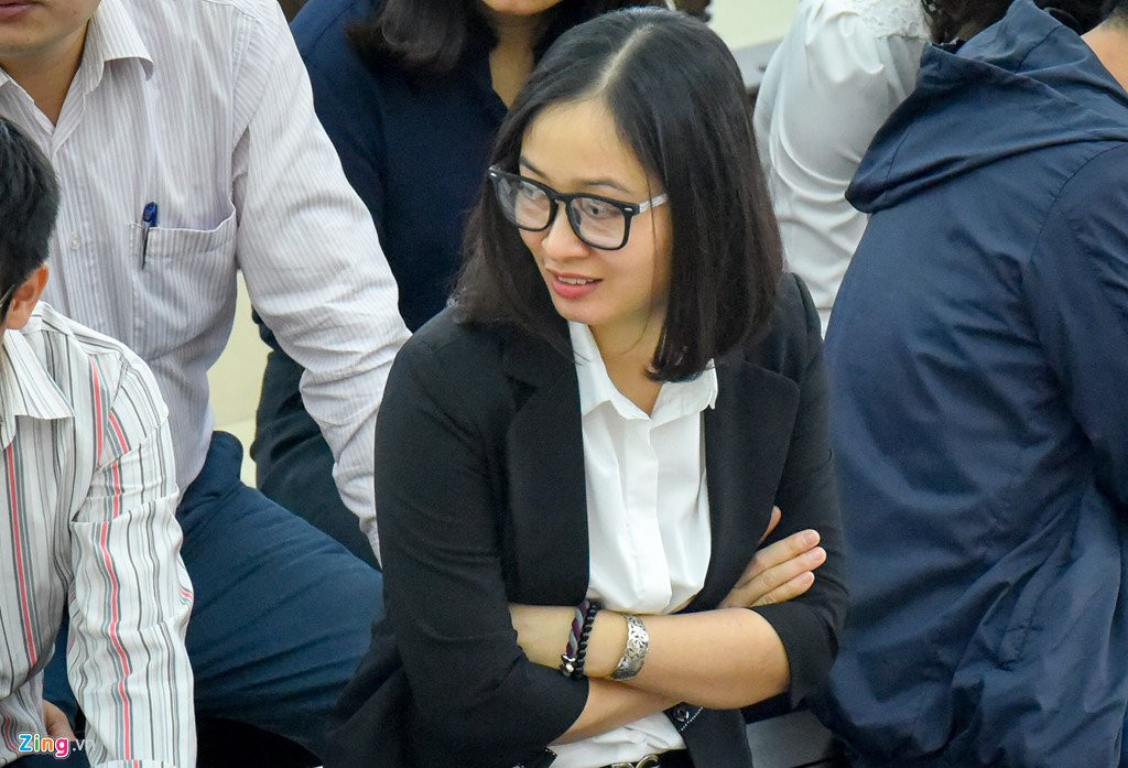 Nu cuoi, nuoc mat trong phien xu phuc tham Ha Van Tham hinh anh 5