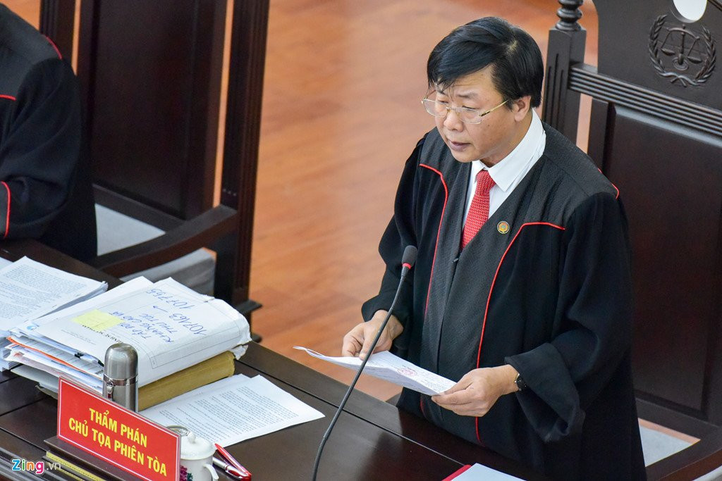 Nu cuoi, nuoc mat trong phien xu phuc tham Ha Van Tham hinh anh 9