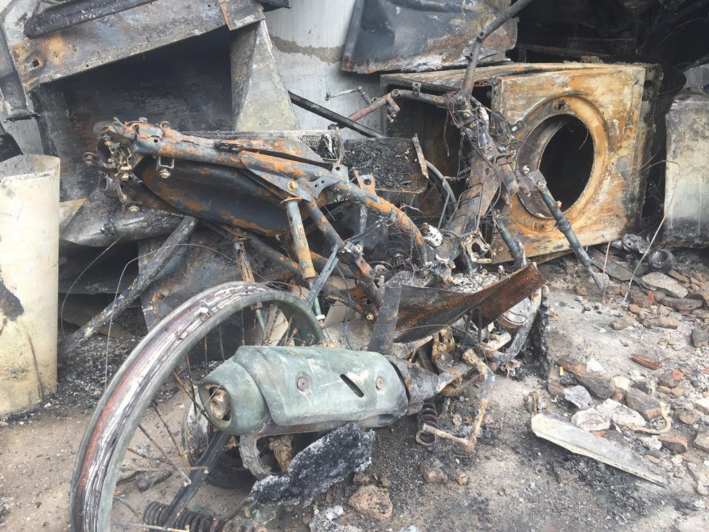 Do dac chay rui ben trong cua hang co 3 me con tu vong hinh anh 5