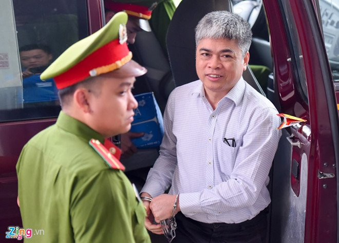 Nguyen Xuan Son muon dung tien va nha de boi thuong mong thoat an tu hinh anh 1