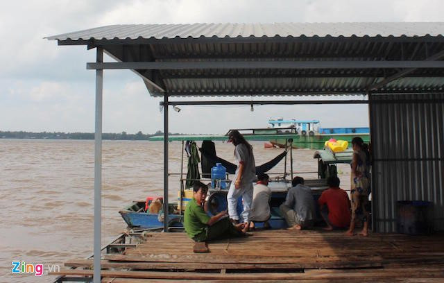Co lai do mat tich bi an khi dua khach du lich tren song Tien hinh anh 2
