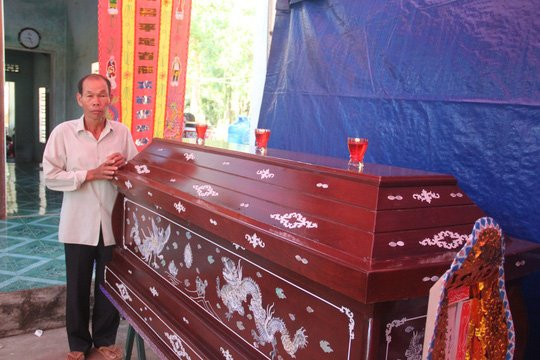Quê nghèo đẫm nước mắt đón thi thể “hiệp sĩ” Nguyễn Văn Thôi - Ảnh 3.