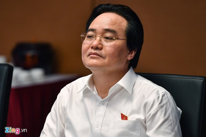 Bo truong Giao duc noi ve vu co giao bop mat, tat tre khi cho an hinh anh 1