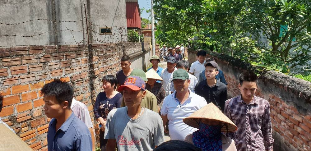 Tin nhanh - Mẹ phụ lái tàu ngất lịm khi đón thi thể con trai trong vụ tai nạn đường sắt kinh hoàng (Hình 3).