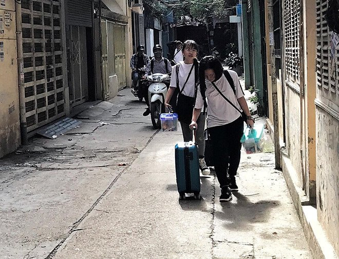 Mong uoc dang do cua nu sinh truong san khau dien anh bi sat hai hinh anh 1