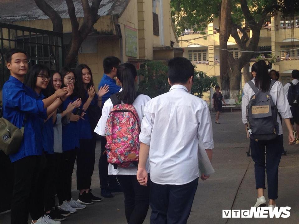 34563607_1344076215695571_8831938153540485120_n 12