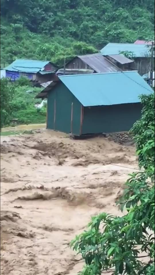 36064332_1840855542887558_2836347396701552640_n 17