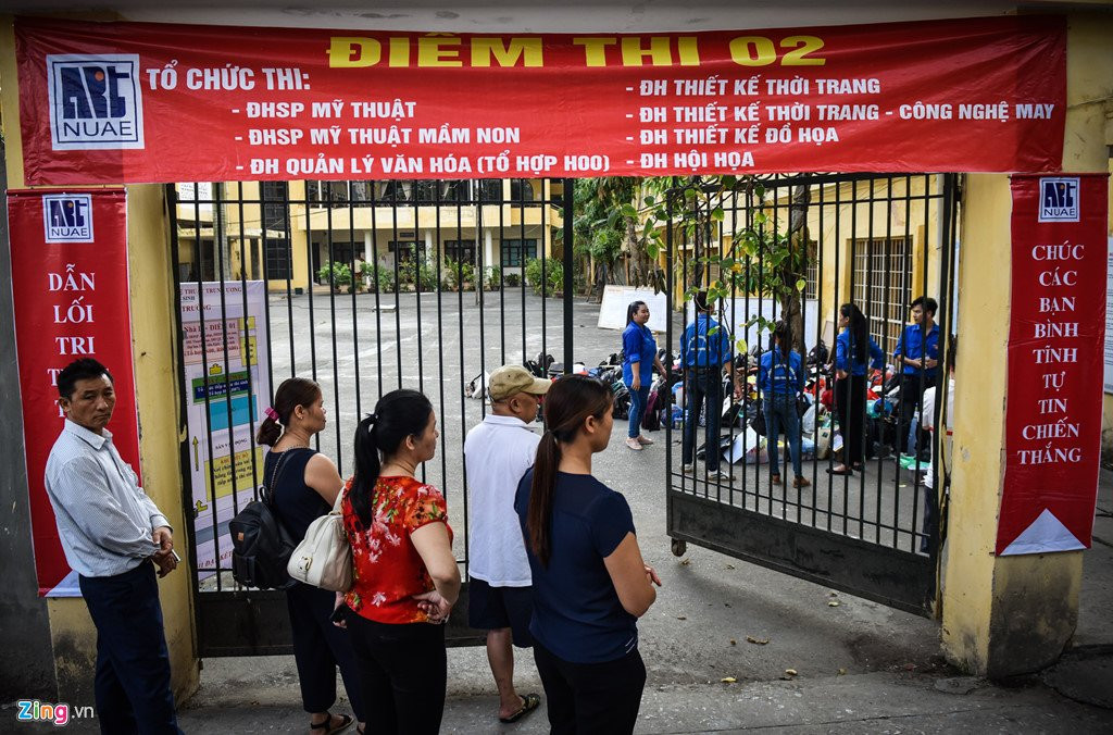 Nu si tu mac dep, linh kinh do nghe thi nang khieu vao dai hoc hinh anh 10