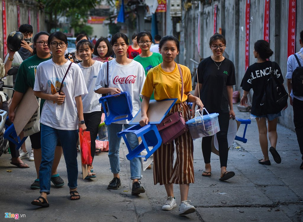 Nu si tu mac dep, linh kinh do nghe thi nang khieu vao dai hoc hinh anh 1