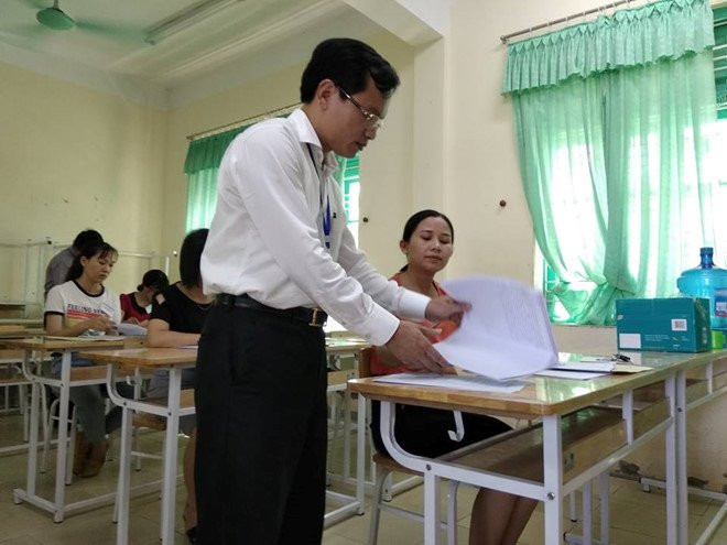 Hoa Binh bao cao Bo GD&DT ve diem thi nghi van cao bat thuong hinh anh 1