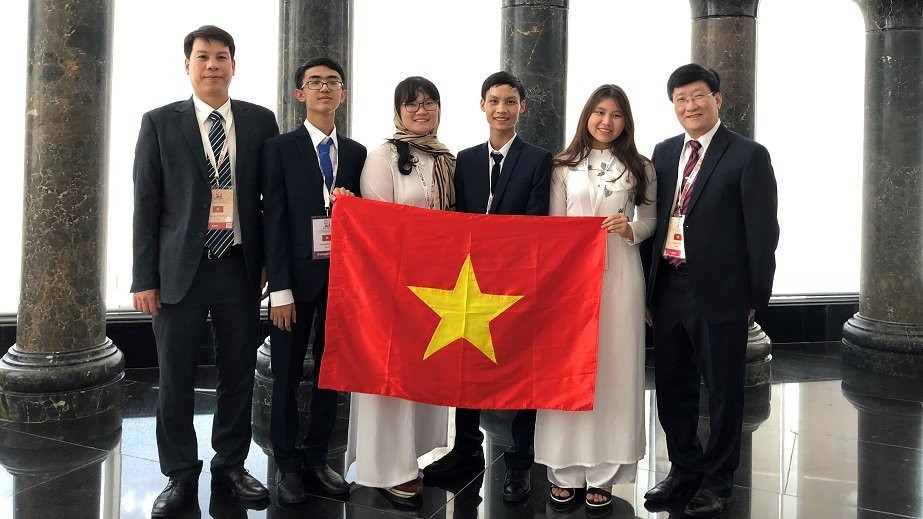 Nữ sinh đạt điểm thi Olympic cao nhất thế giới: 'Thiên nhiên vô cùng thú vị'