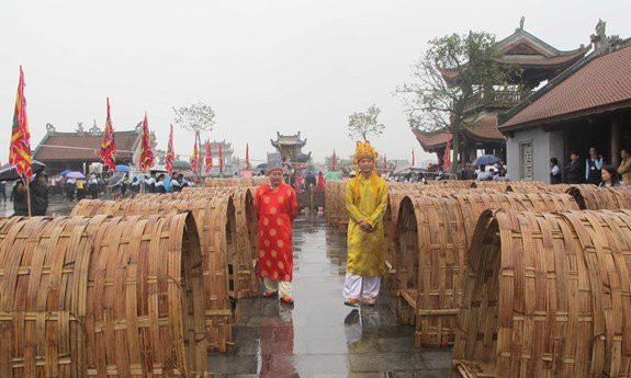Cau be bi tuoc hoc vi tien si sau nghi an khai man tuoi di thi hinh anh 1