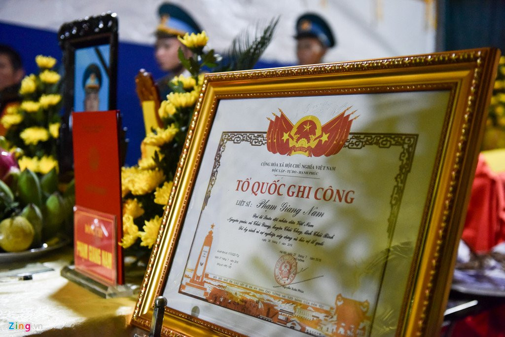 Vo phi cong Su-22: 'Bo con la sieu anh hung' hinh anh 3