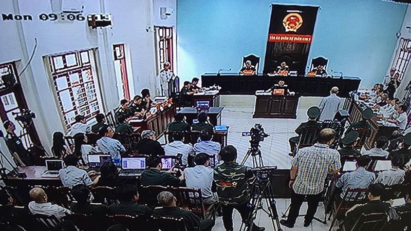 Đang xét xử ông Út 'trọc' Đinh Ngọc Hệ và đồng phạm