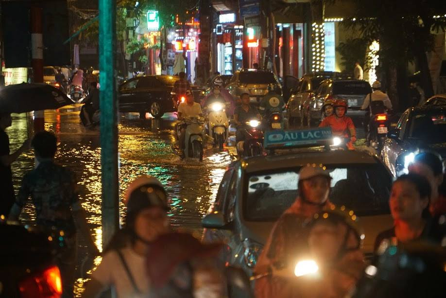 38156580_1787770241292487_1471503276473057280_n 27