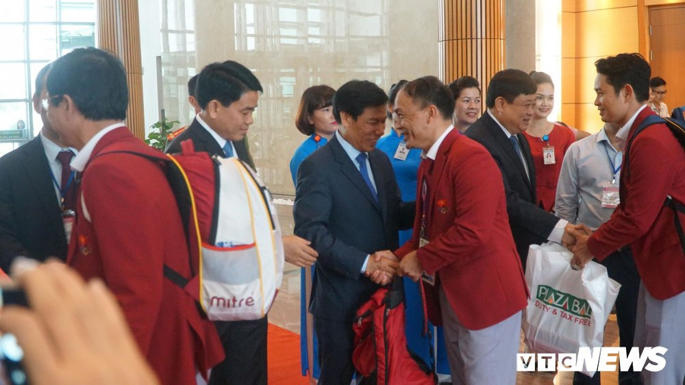 40610521_638626063186496_7589899285882208256_n 8