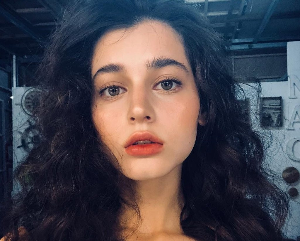 Hot girl Ukraine noi tieng o Trung Quoc vi xinh nhu bup be, cao 1,76 m hinh anh 6