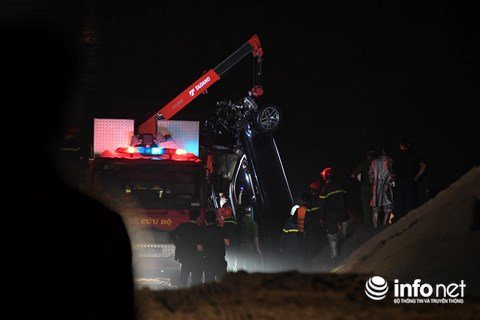 xe_roi_xuong_song_hong