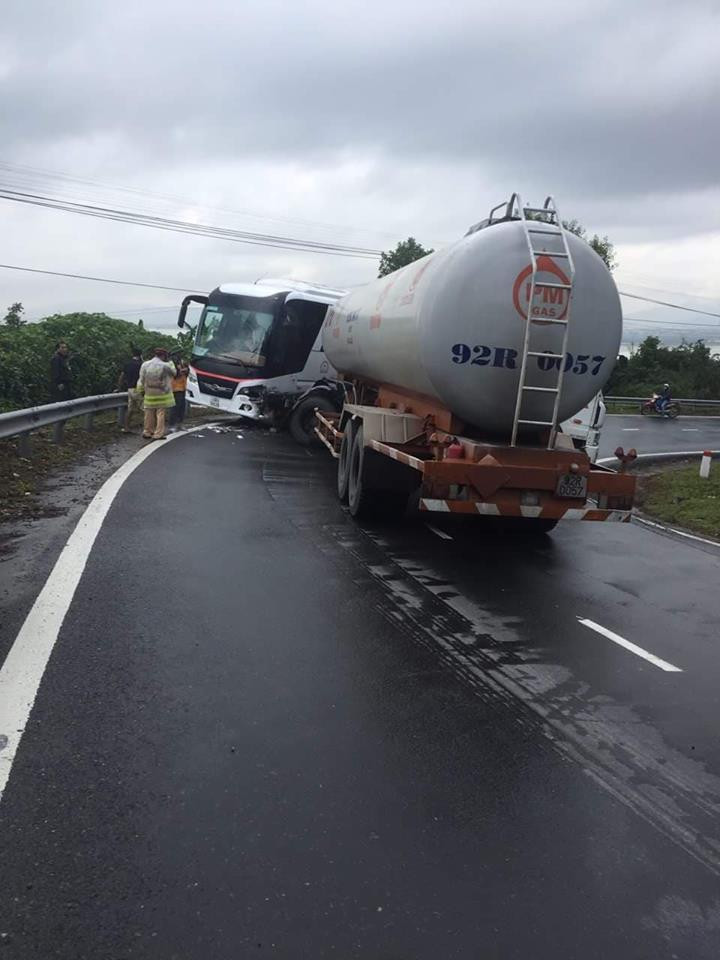 xe-bon-tong-xe-khach