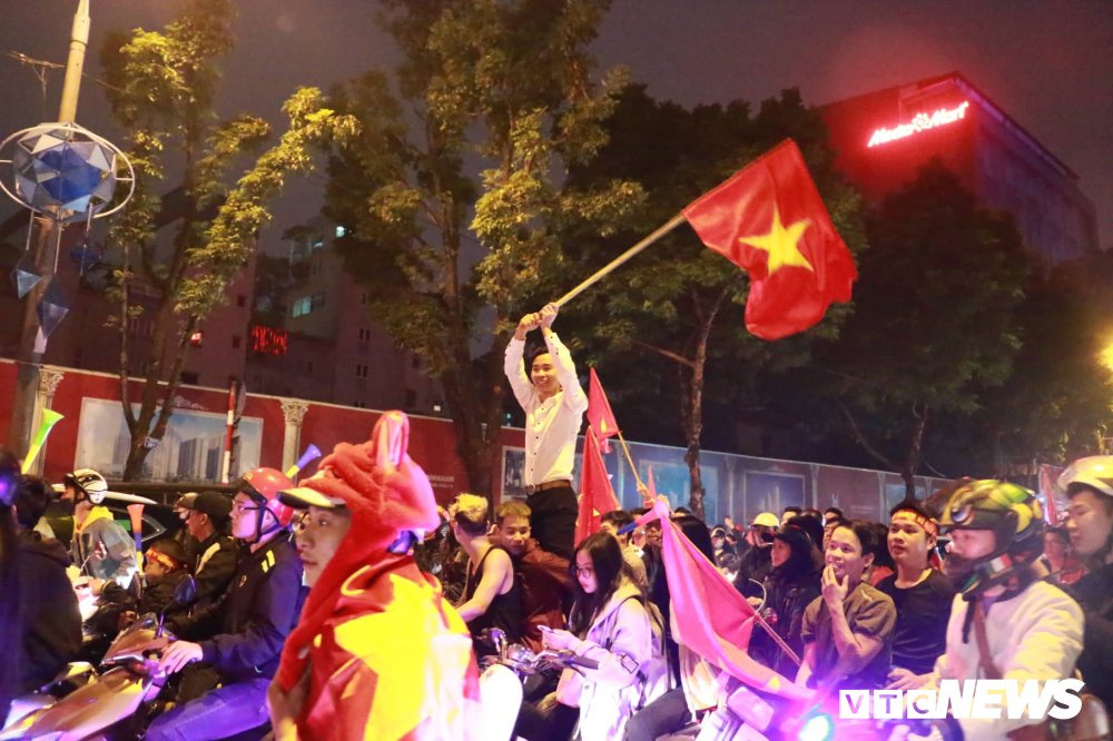ha noi8 14
